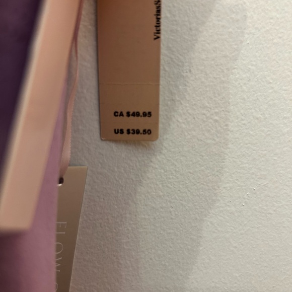 Victoria's Secret Lilac High-Rise Active Leggings - Picture 4 of 4